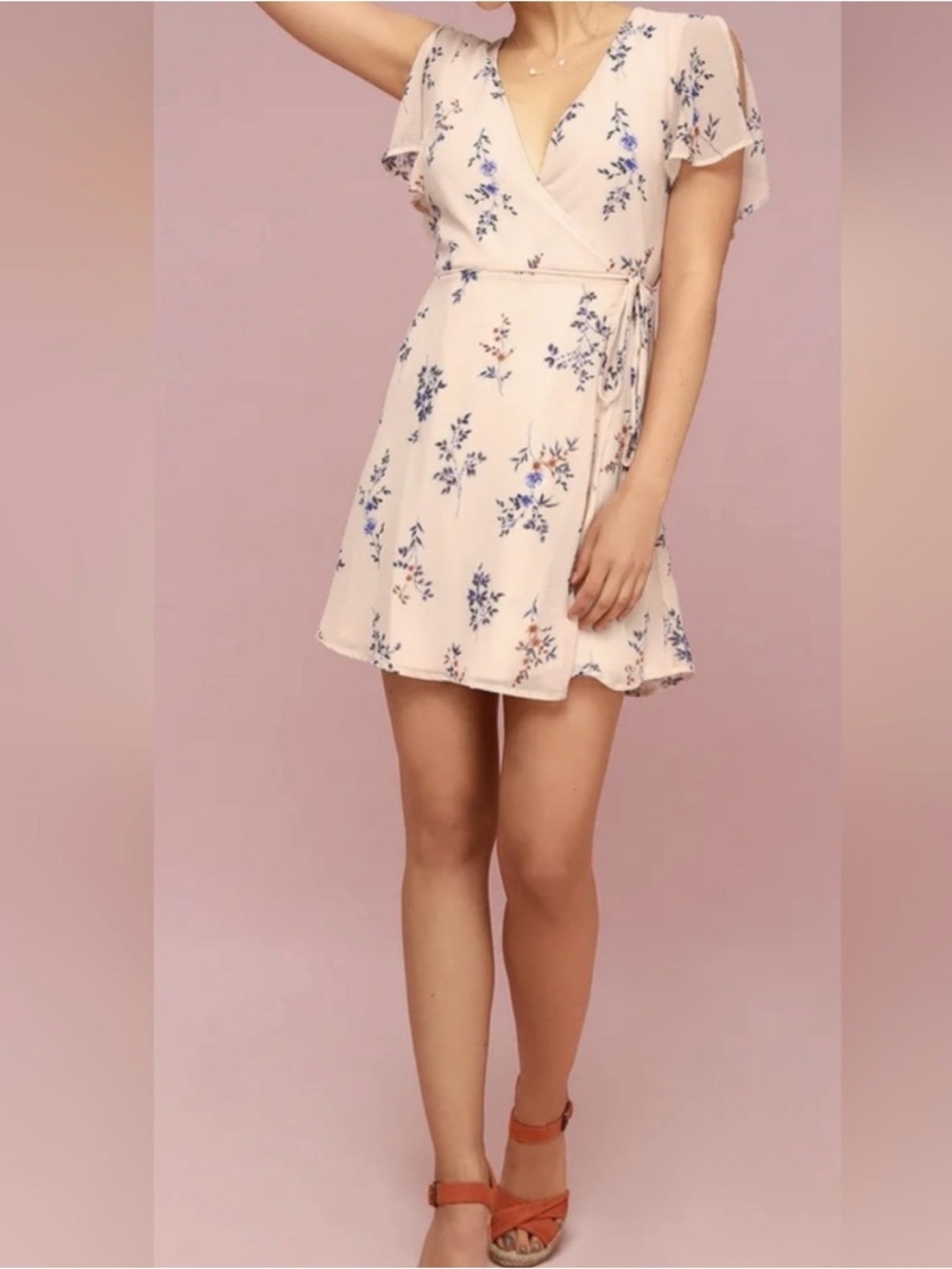 Lulu’s Blush Floral Wrap Dress with Flutter Sleeve Size S